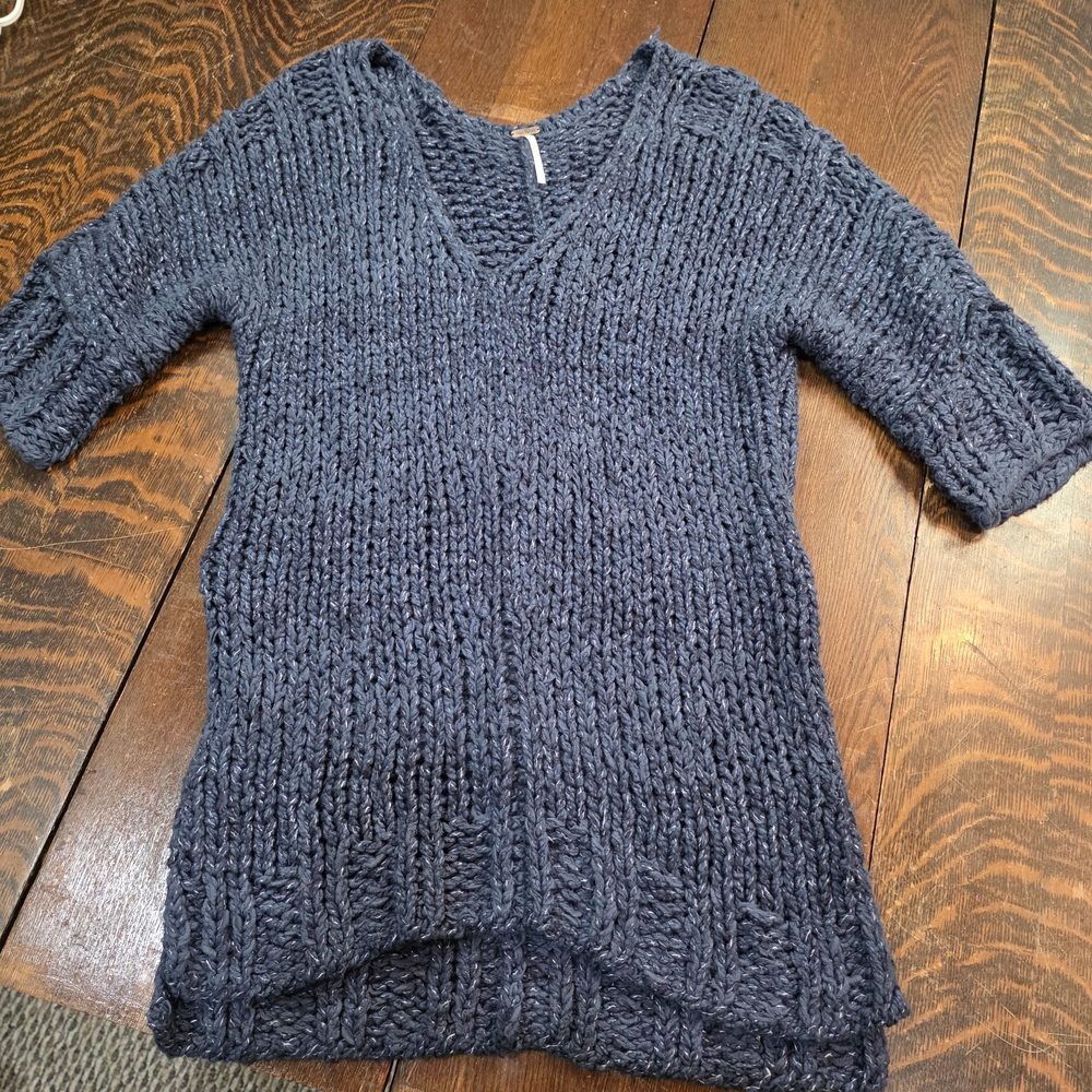 Free People Cozy Georgia Vneck navy blue chunky knit sweater 3/4 sleeve size S/P